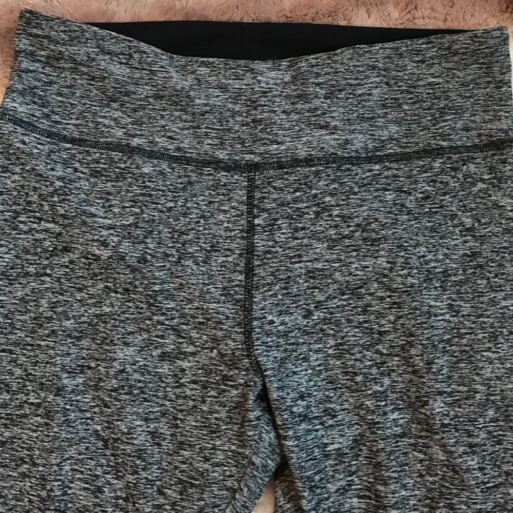 VOGO by Athletica workout leggings